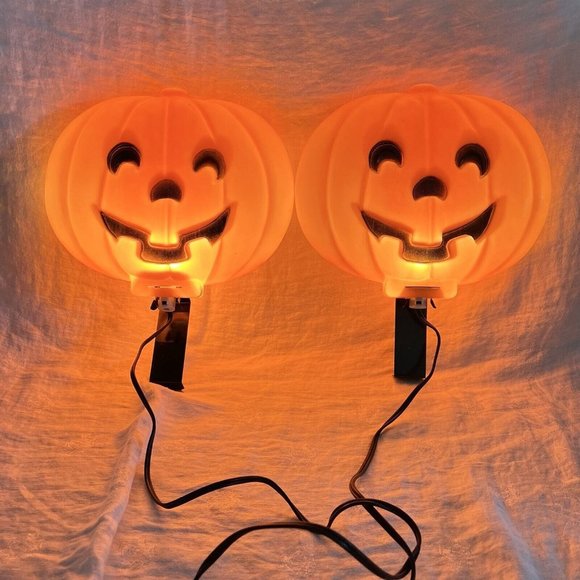 2 Halloween Jack O Lanterns Pumpkins Window Blow Mold Blinky Glow 10 Inch - Picture 1 of 7